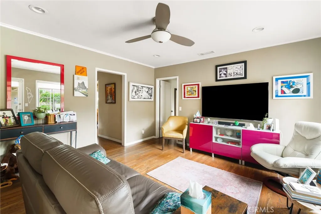 14060 Chandler Boulevard, Sherman Oaks, California 91401 home-pic-15